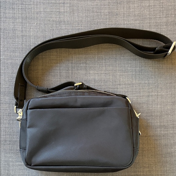 lululemon athletica Black Crossbody Bag, Park City - Picture 4 of 4